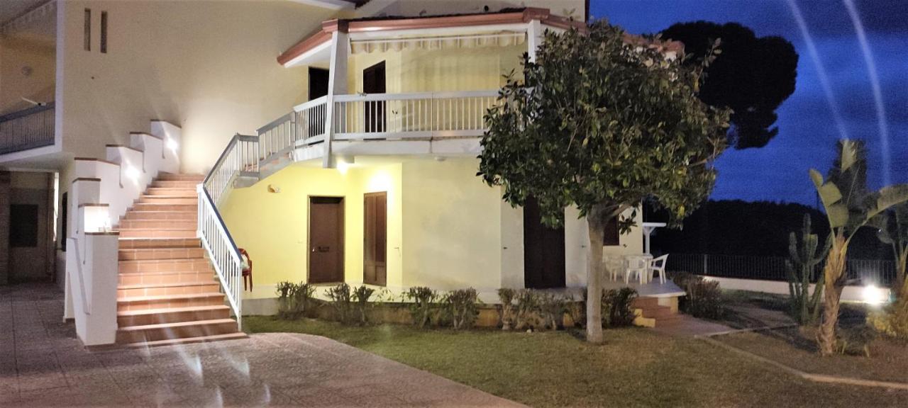 Appartamenti In Villa Polimnia Fontane Bianche Extérieur photo