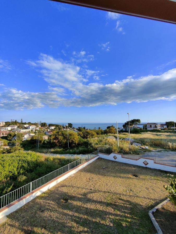 Appartamenti In Villa Polimnia Fontane Bianche Extérieur photo